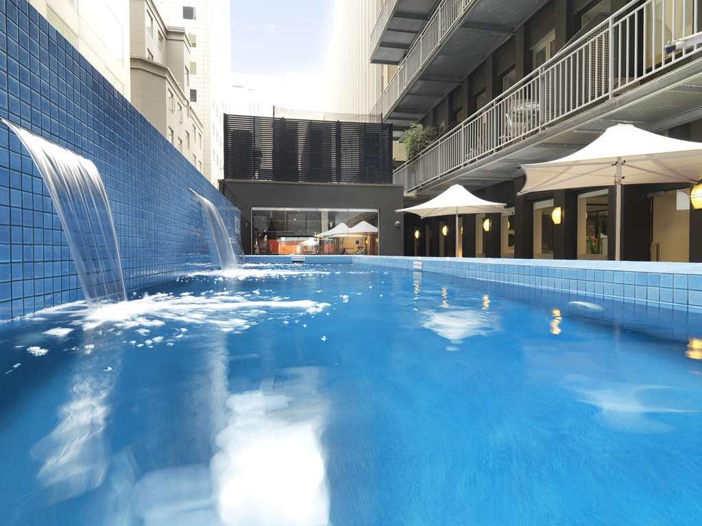 Oaks Melbourne On Collins Suites Exterior photo