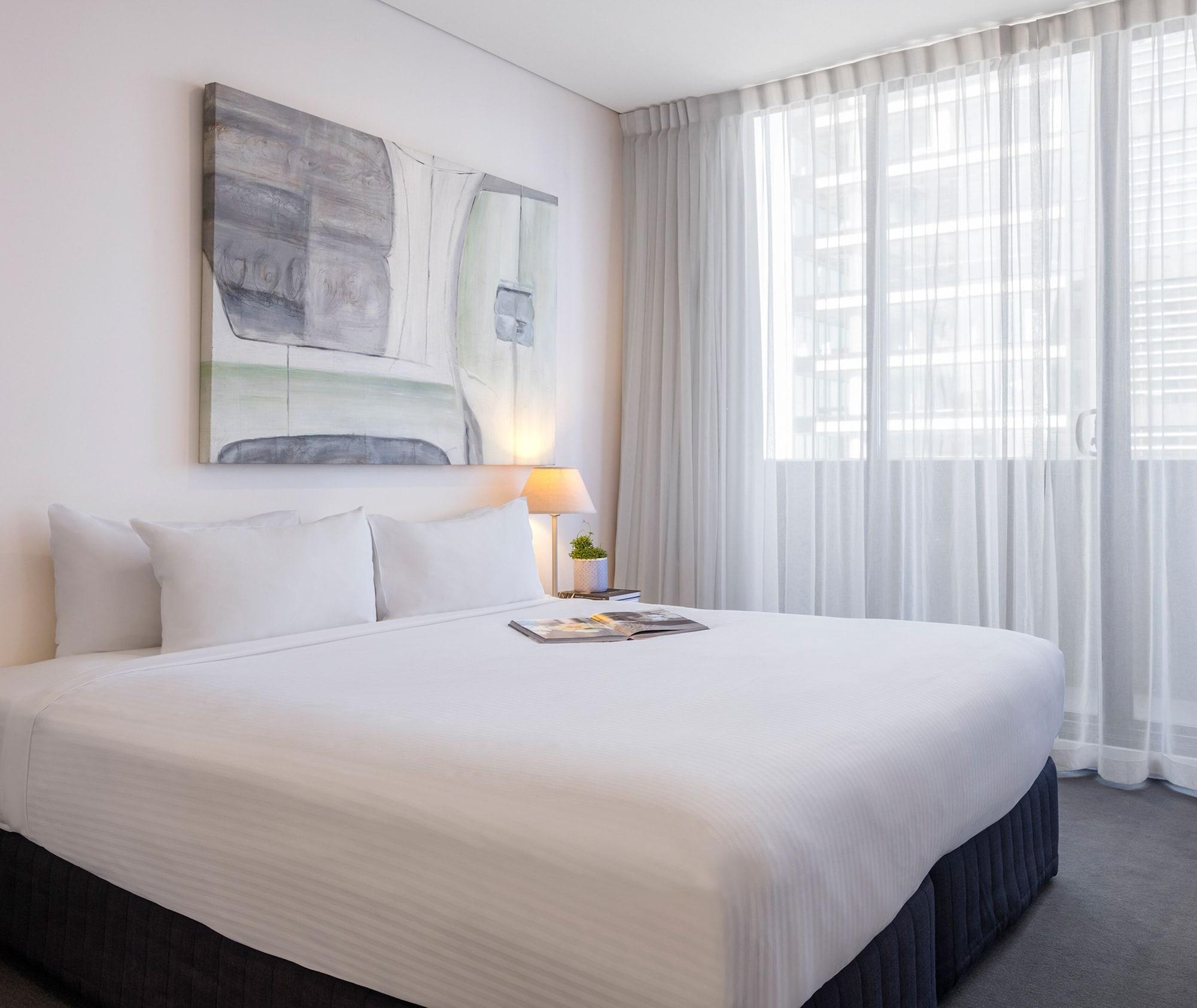 Oaks Melbourne On Collins Suites Exterior photo