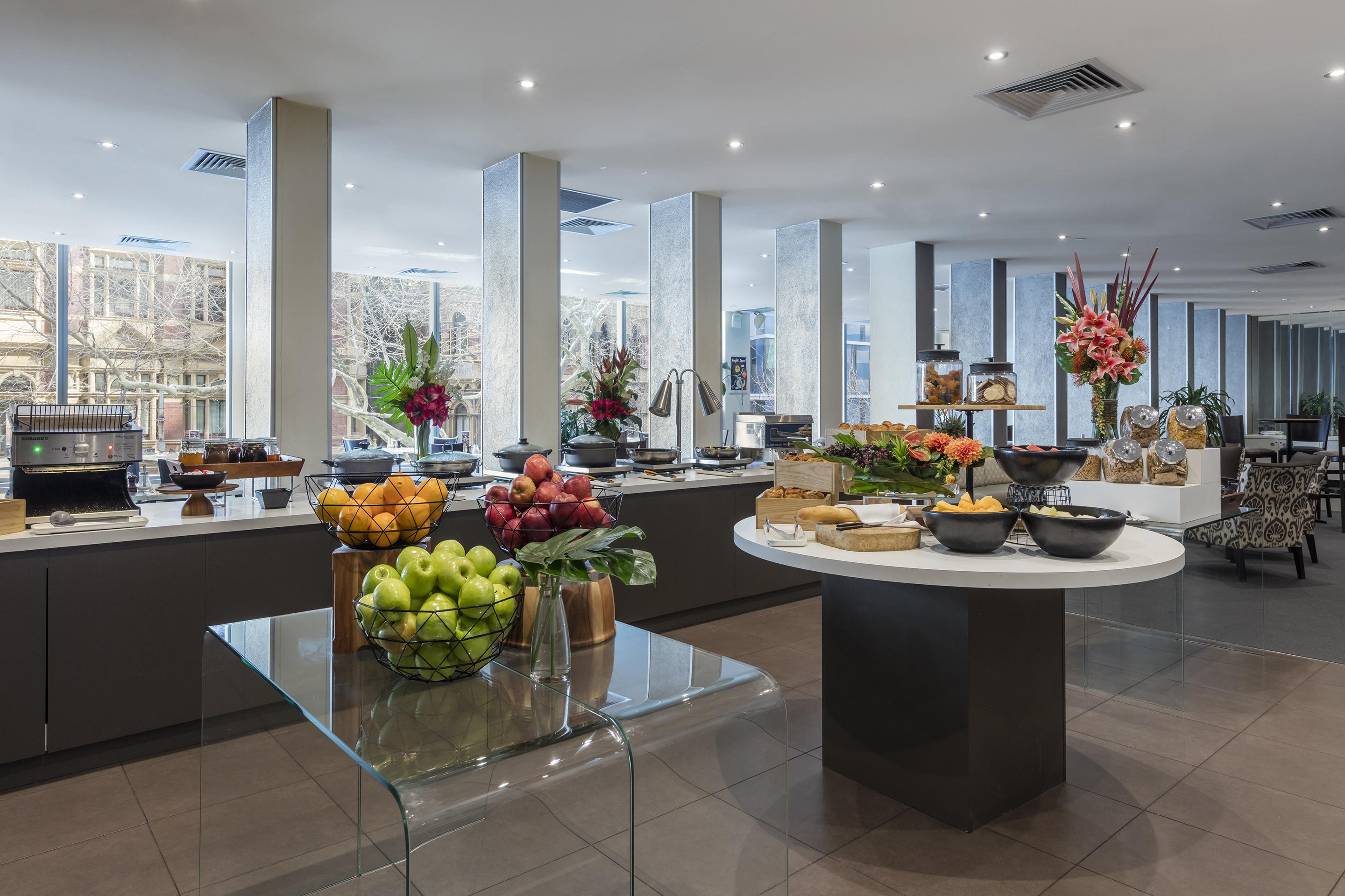 Oaks Melbourne On Collins Suites Exterior photo
