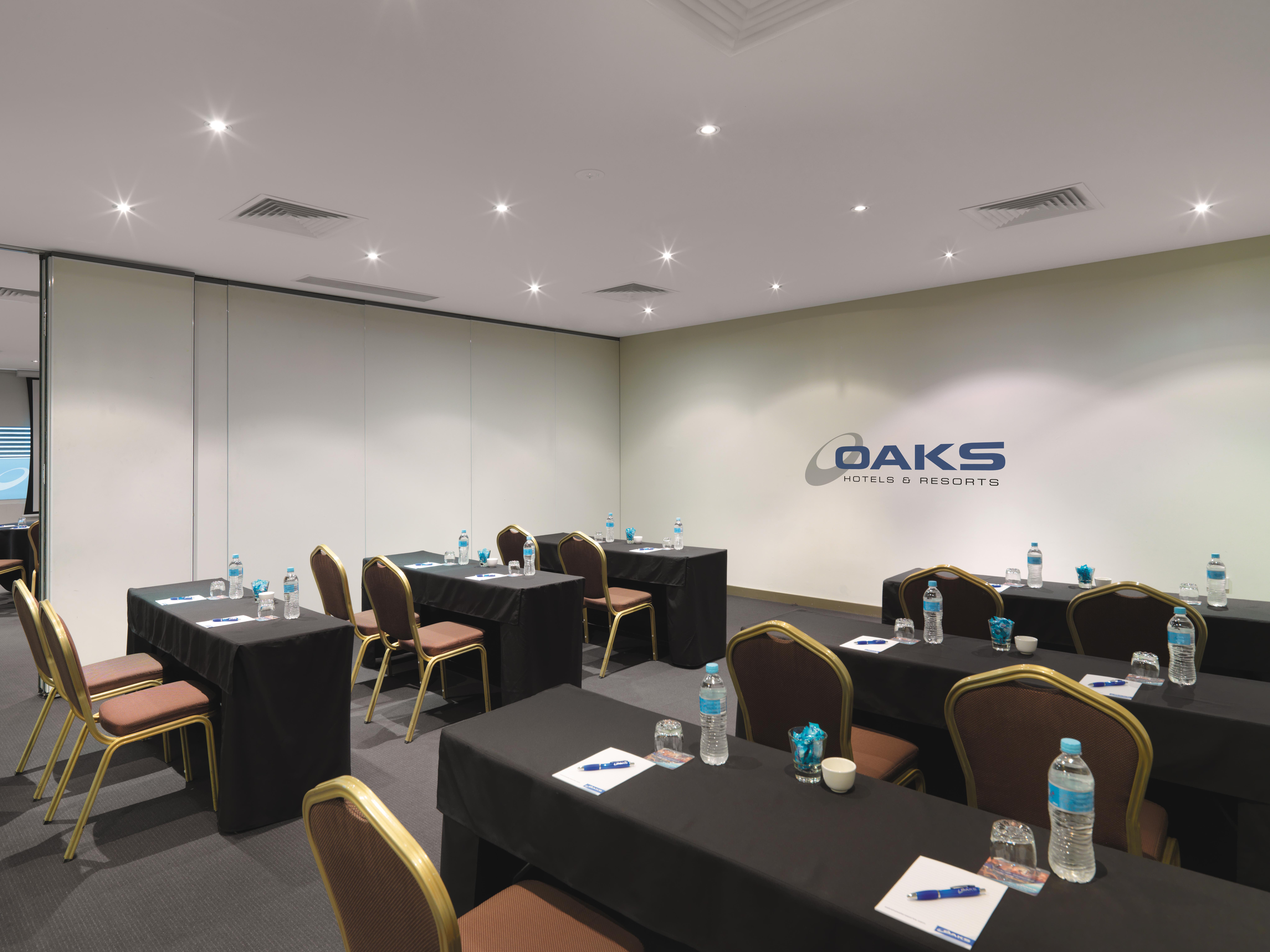 Oaks Melbourne On Collins Suites Exterior photo