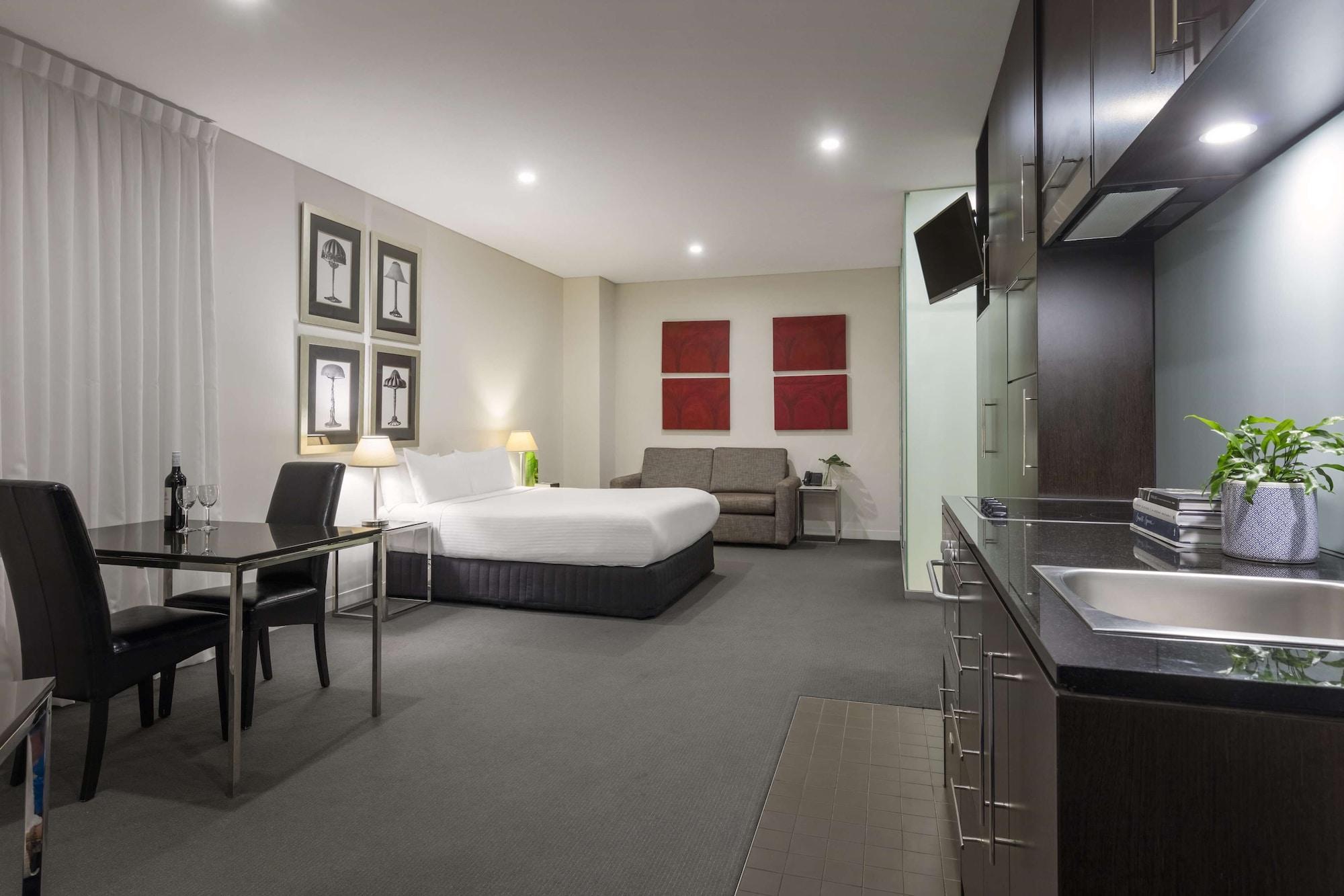 Oaks Melbourne On Collins Suites Exterior photo