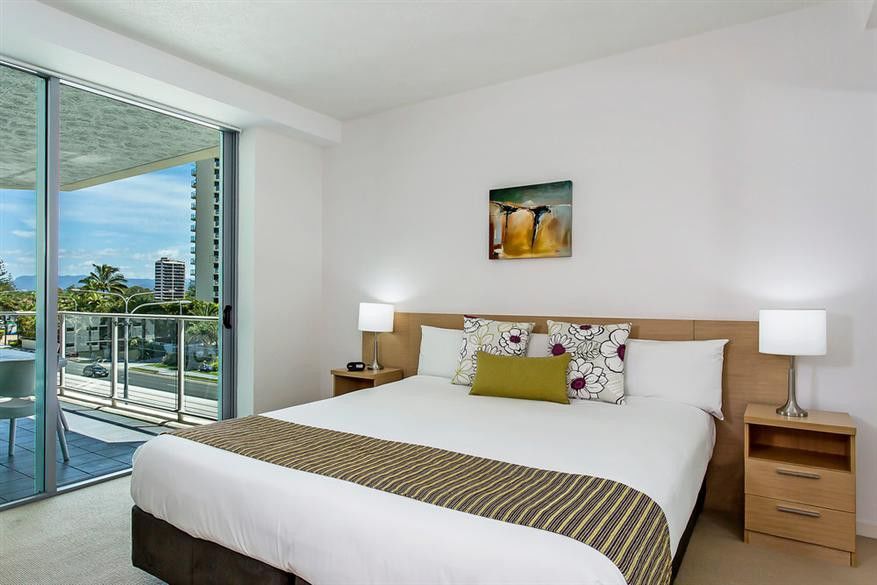 Oaks Melbourne On Collins Suites Exterior photo