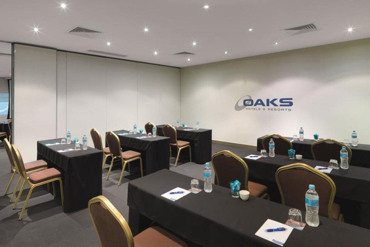 Oaks Melbourne On Collins Suites Exterior photo